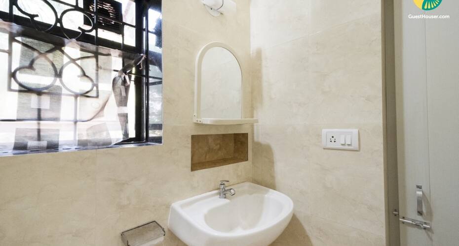 Comfortable stay for three, near Calangute Beach, Goa 2