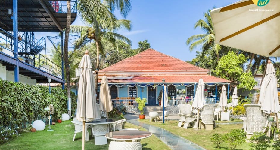 A vibrant stay for leisure travellers, 1.9 km from Baga Beach, Goa 4