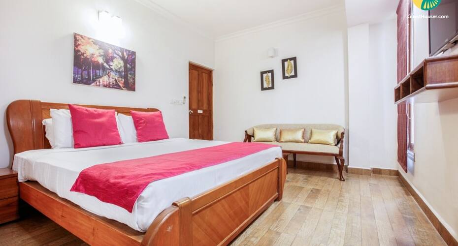 Lavish 4-BR villa with a private pool, 850 m from Sinquerium Beach, Goa 3