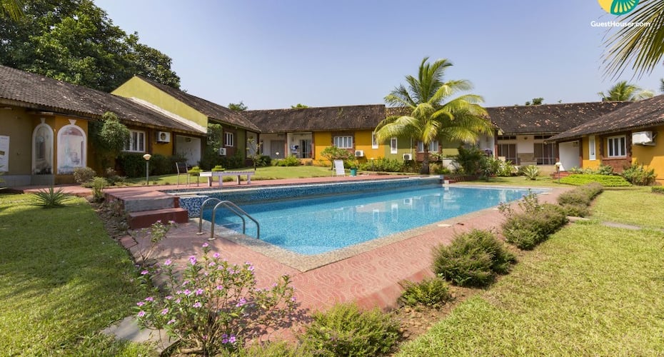 Private room in a cosy B&B with pool, close to Anjuna beach, Goa 1
