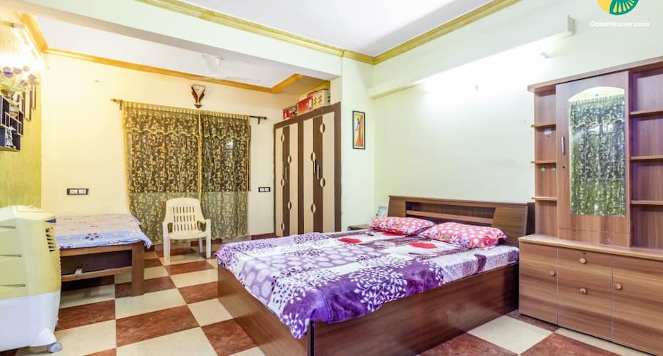 Vibrant 3 BHK for friends, 1.3 km from Ashwem Beach, Goa 2