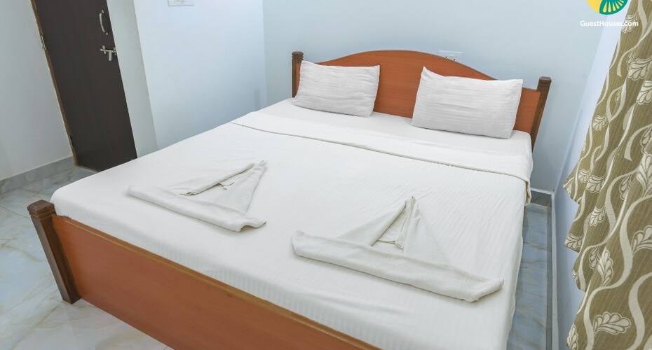 Cheerful 2-bedroom apartment, close to popular beaches, Goa 3