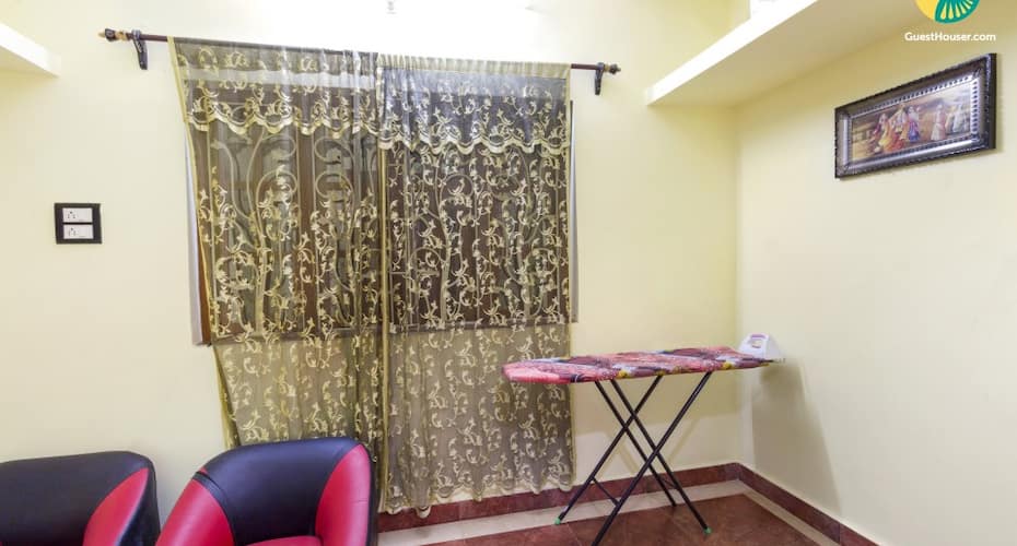 Vibrant 3 BHK for friends, 1.3 km from Ashwem Beach, Goa 3