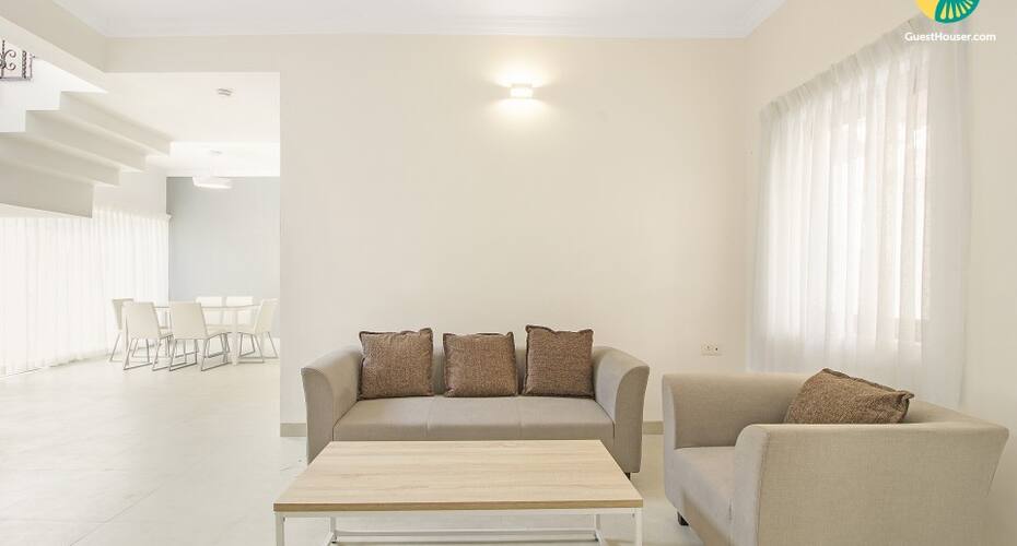 Contemporary 3-BR pool villa, 700 m from Coco beach, Goa 2