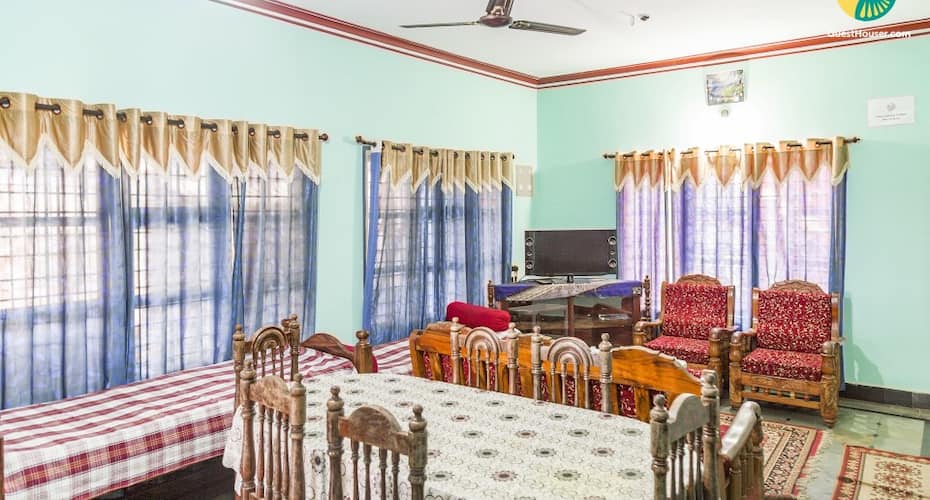 Restful 2-BR stay for a family, 1.5 km from Rajas Seat, Madikeri 1