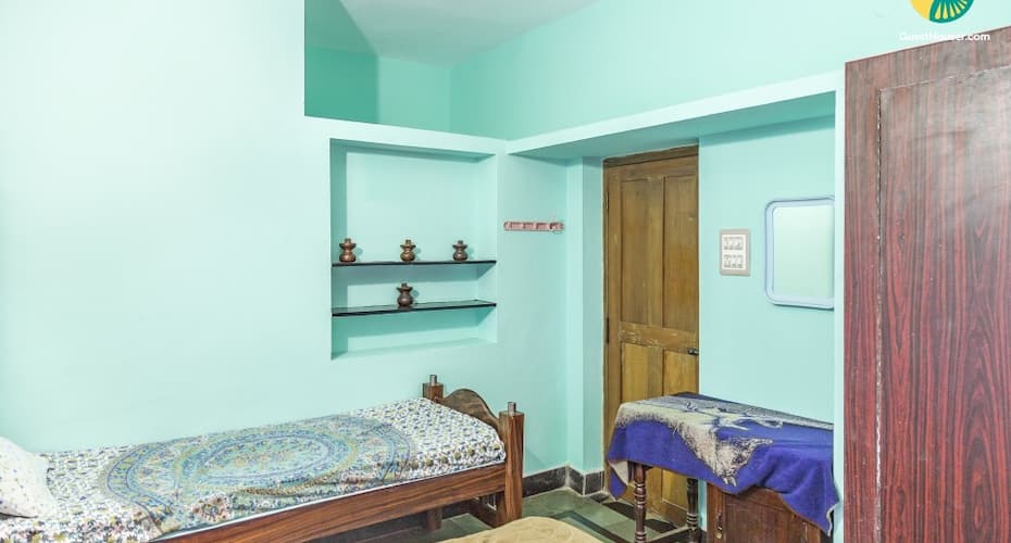 Restful 2-BR stay for a family, 1.5 km from Rajas Seat, Madikeri 2