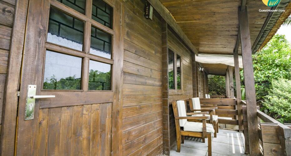 A romantic wooden cottage, 2.1 km from Arambol Beach, Goa 2