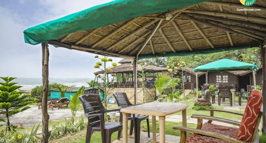 A romantic wooden cottage, 2.1 km from Arambol Beach, Goa 1