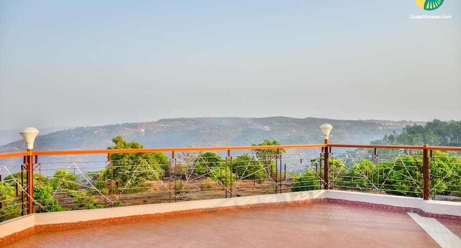 Well-furnished abode for those seeking homely comforts, Mahabaleshwar 4