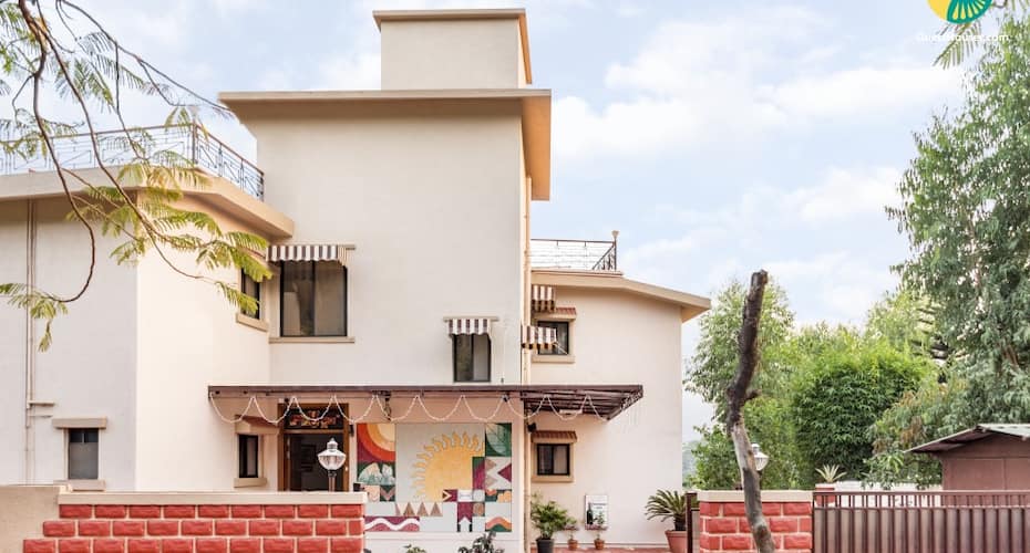 Well-appointed 8-BR bungalow with a serene view, Mahabaleshwar 1
