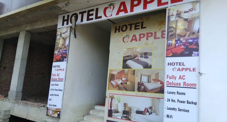 Hotel C R A, Hissar 4