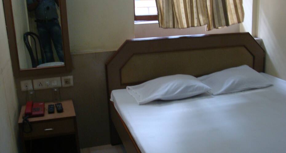 Shree Guru Lodge, Kolkata 4