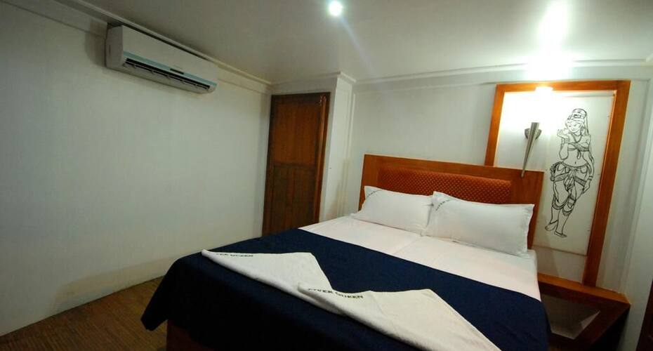 Exotic Cruise, Alleppey 3