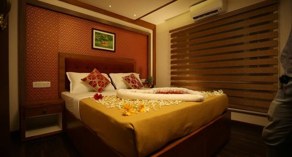Tipsler Houseboats, Alleppey 3