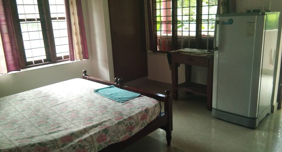 Santhosh Home Stay, Kovalam 2