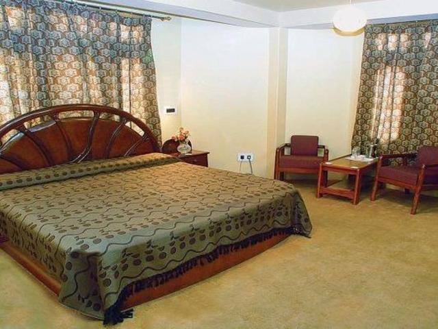 Aroma Hotel, Pathankot 1