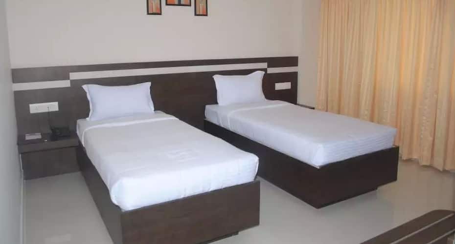 Hotel Raj Residency Behind Global Village, Bangalore 3