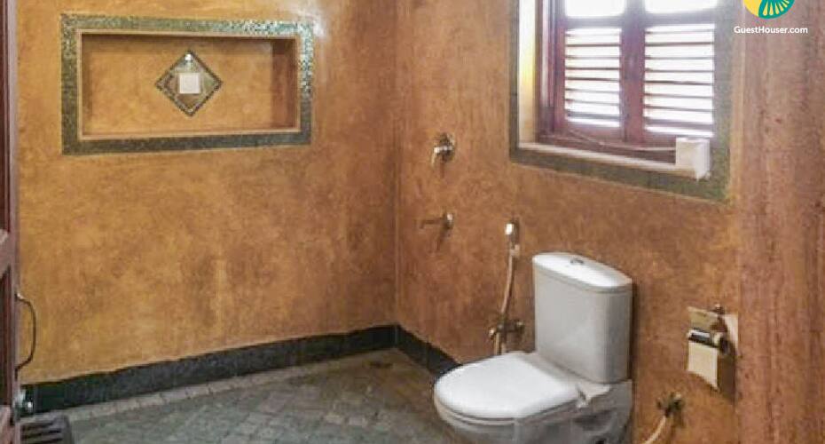 A lavish Portuguese Villa, 33 m from Calangute Beach, Goa 4