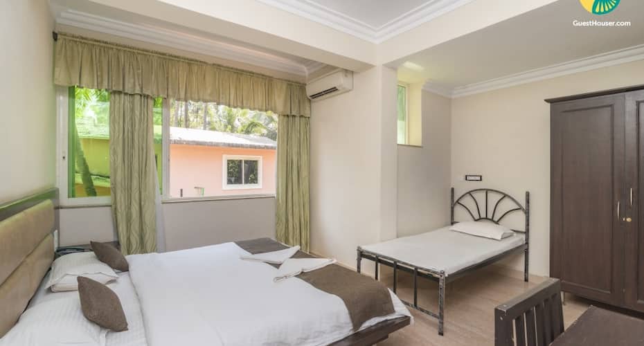 A pet-friendly stay for friends, 1.6 km from Calangute Beach, Goa 4