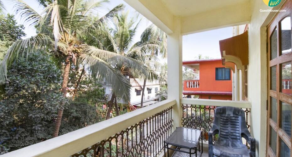 AC room with outdoor sit-out, Goa 5