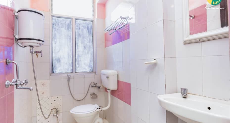 Well-furnished stay for three, close to Hawa Mahal, Jaipur 5