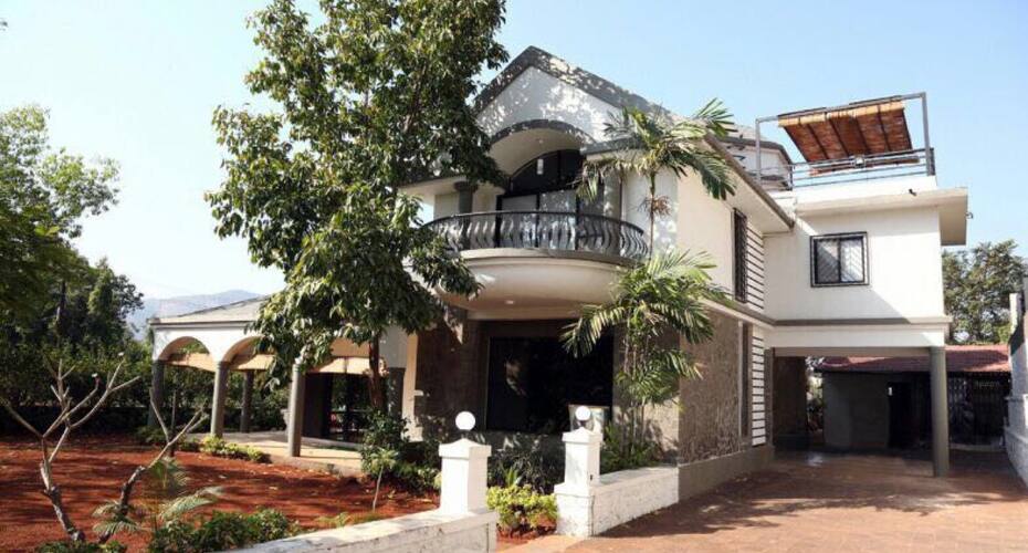 4bhk lavish bunglow with jacuzzi pool, Lonavala 2