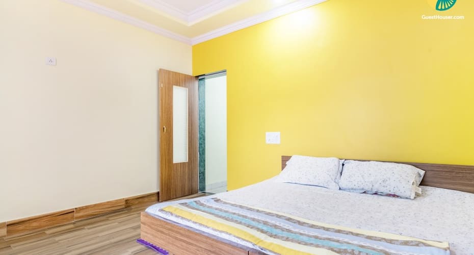 Vibrantly done stay for three, 750 m from Kihim Beach, Alibaug 4