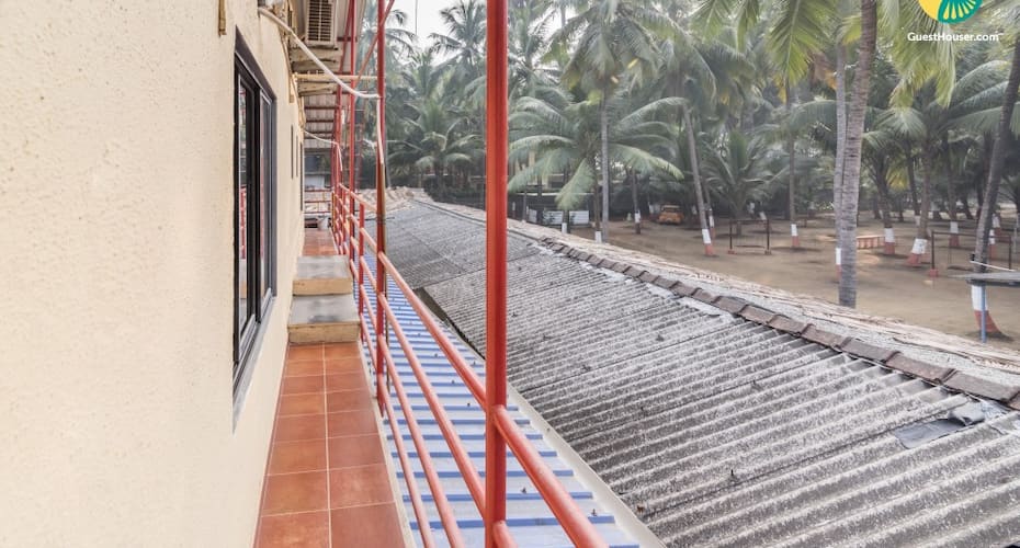 Vibrantly done stay for three, 750 m from Kihim Beach, Alibaug 5