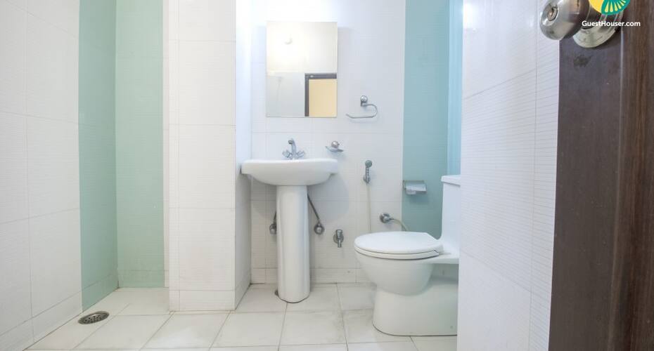 Centrally located boutique room for friends, Jaipur 4