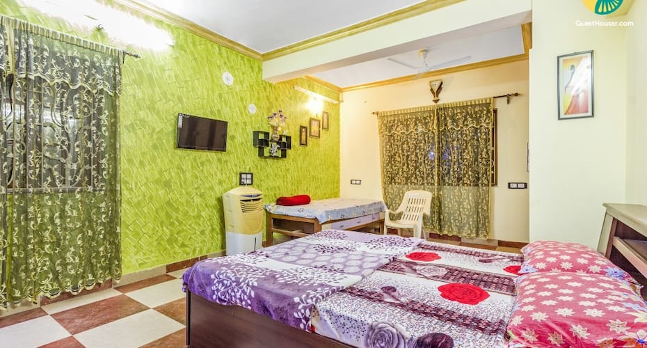 Vibrant 3 BHK for friends, 1.3 km from Ashwem Beach, Goa 5