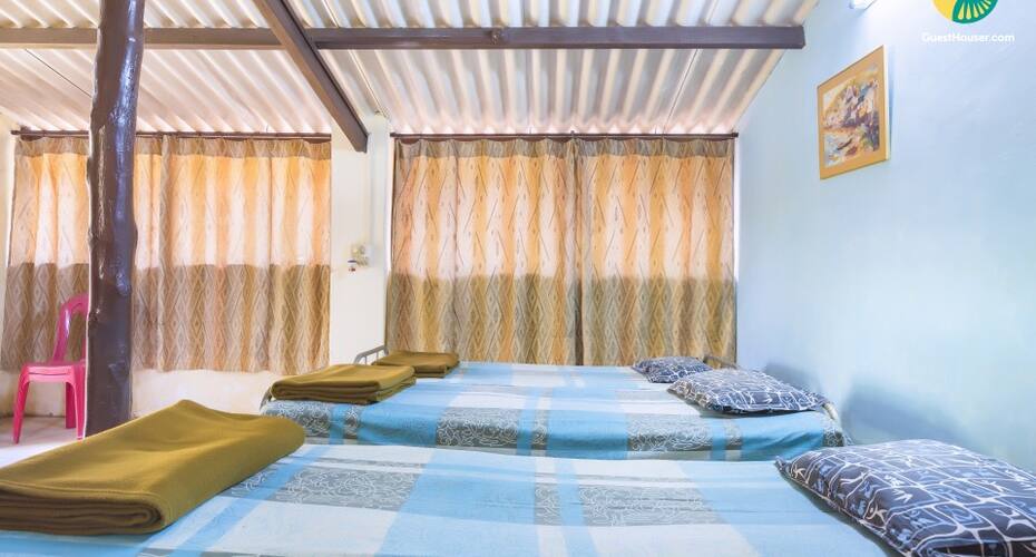 Commodious cottage room for 5, close to Awas Beach, Alibaug 5