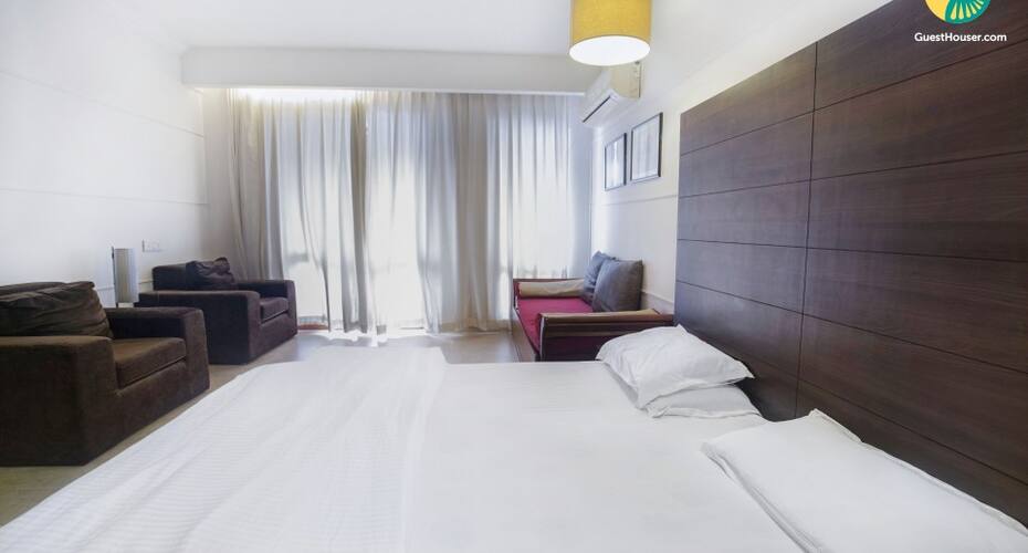 Sumptuous studio apartment with a swimming pool, Goa 5