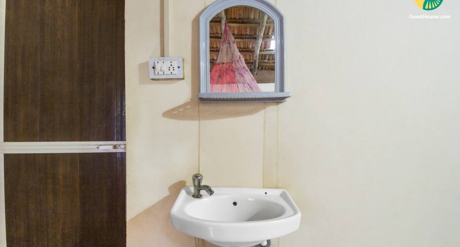 10-bedroom cottage in Vagator, 1 km from beach, Goa 4