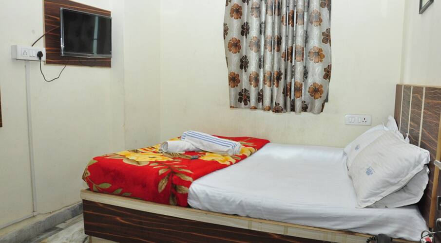 Sri Vijaya Mahal A/c, Thiruttani 2