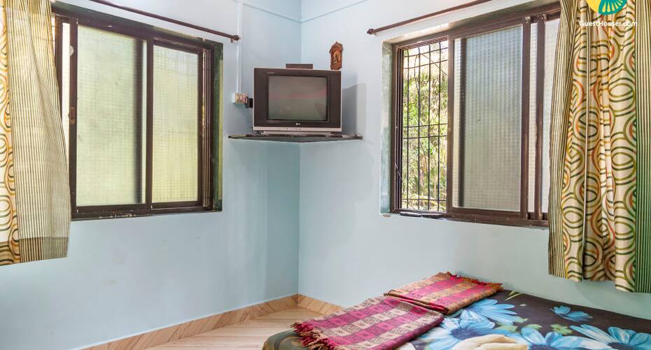 Spacious and Economical 4 bedroom cottage, near nagaon beach, Alibaug 4
