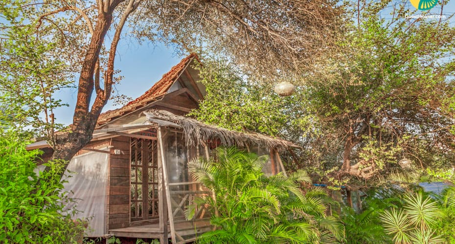 Quaint wooden cottage for two, close to Calangute Beach, Goa 5