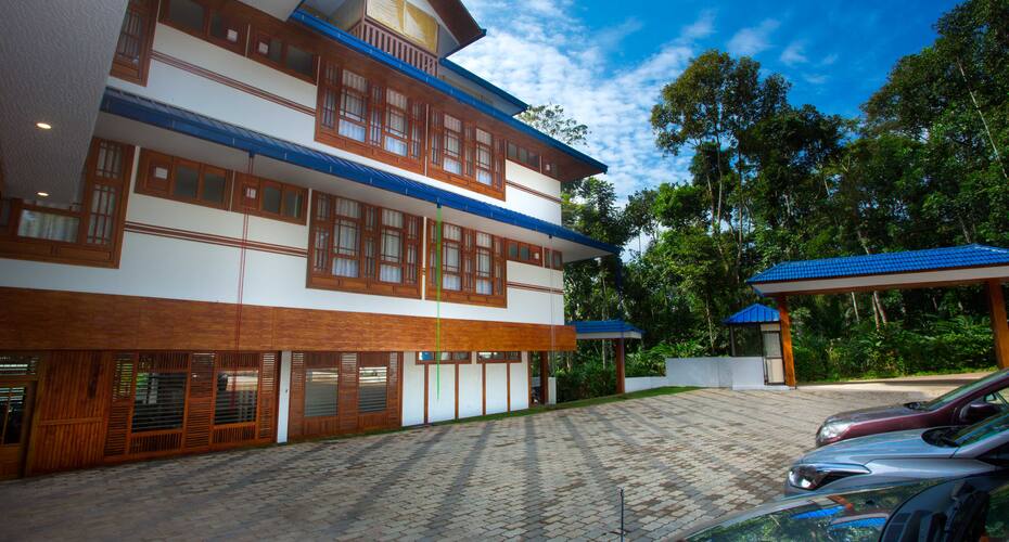 Atwood Resort Chithirapuram Hotel Booking Hotels In Munnar Bigbreaks Com Yet they are constantly in confluence, always moving to deliver a refreshingly new and remarkably. bigbreaks com