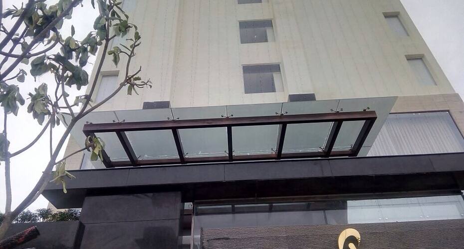 Hotel Ranbirs Lucknow Price Reviews Photos Address Take a look at our list, which also features a cumulative rating novotel lucknow gomti nagar, an accorhotels brand, is a stunning 4 star hotel. hotel ranbirs lucknow price reviews