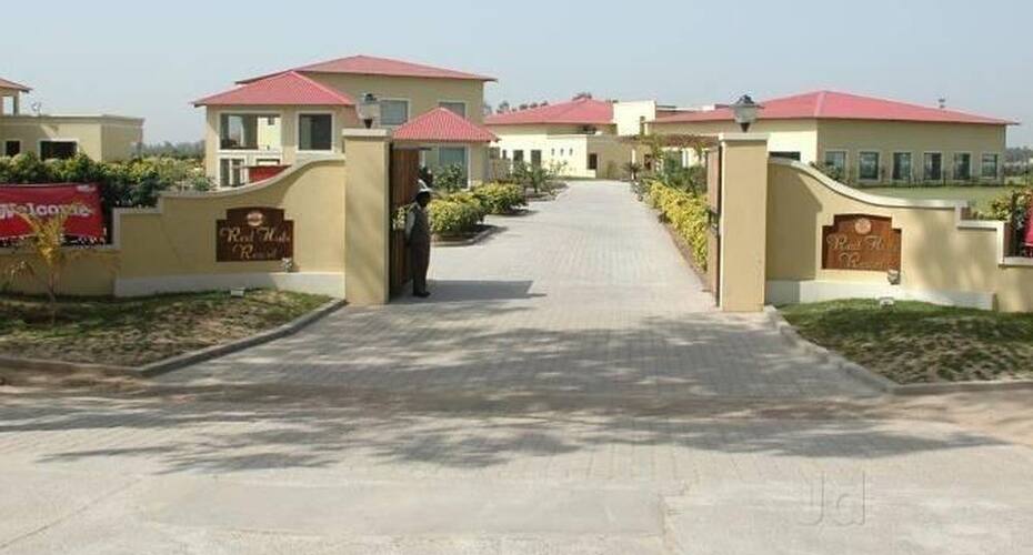 Red Hut Resort, Ambala 1
