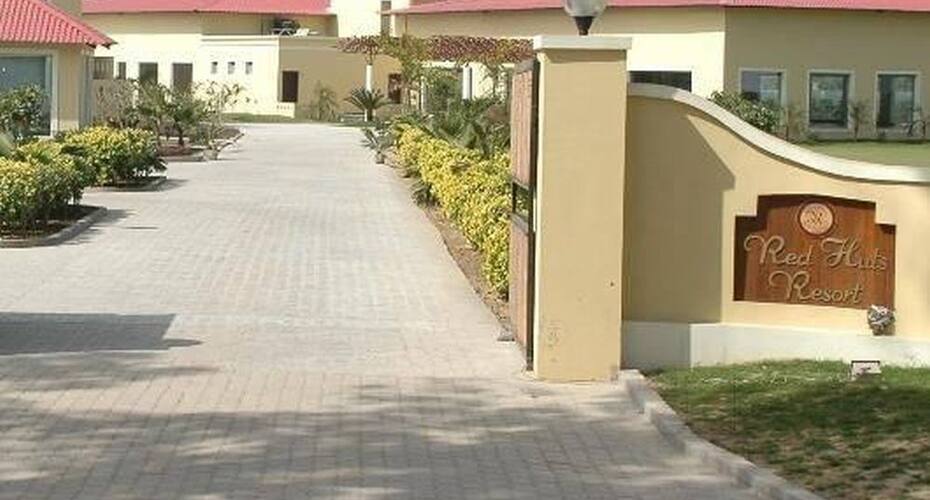 Red Hut Resort, Ambala 3