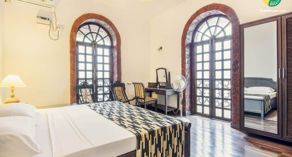 Lavish 1-bedroom villa with shared swimming pool, 270 m from Calangute Beach, Goa 5