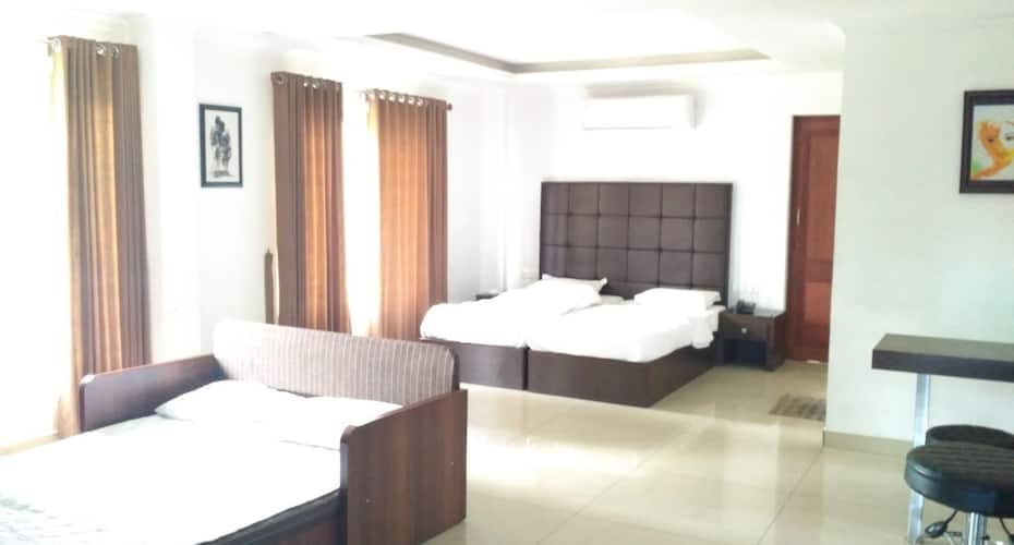 Motel 7 Days - Airport Hotel, Kochi 2