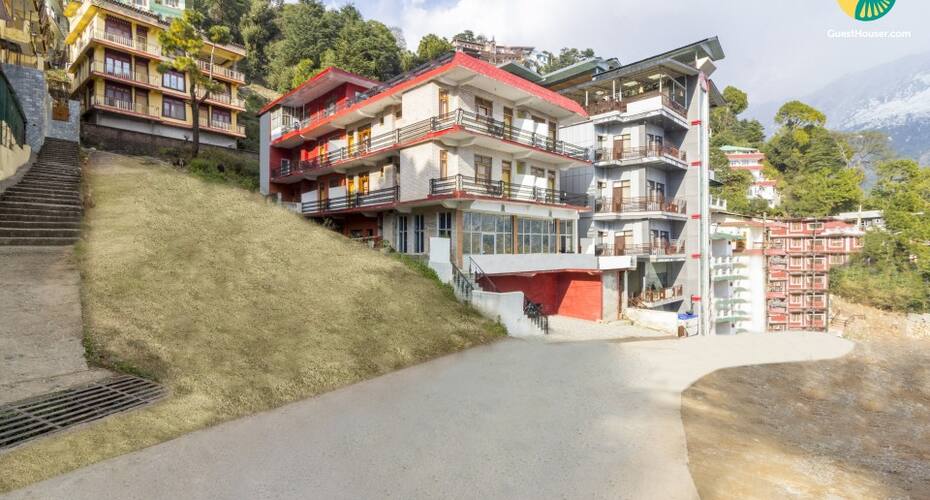 Tastefully done room for 3, 110 m from Tibetan Museum, Dharamshala 1
