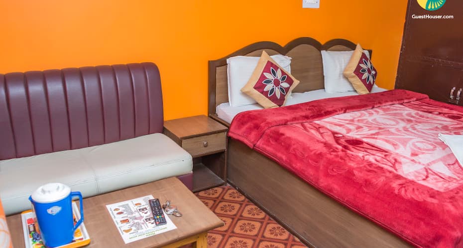 A place to stay for groups and friends, Dharamshala 5