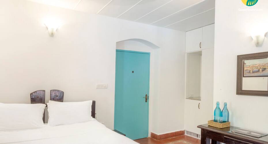 Opulent 8-BR cottage for a large group, located on Divar island, Goa 5