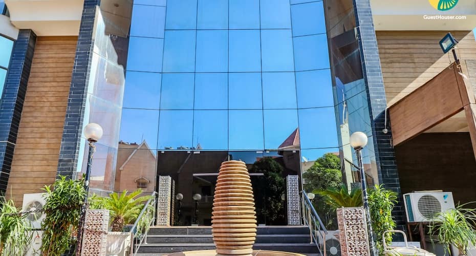 Well-furnished stopover for 3, near Hawa Mahal, Jaipur 1