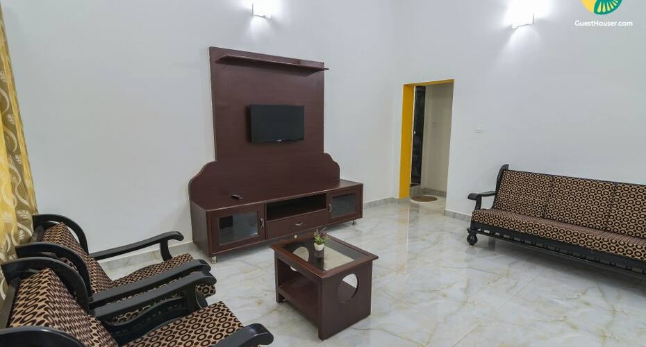 Cheerful 2-bedroom apartment, close to popular beaches, Goa 5