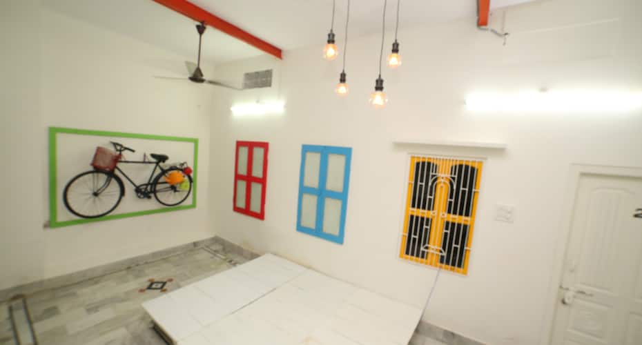 Roadhouse Hostels Varanasi, Varanasi 2