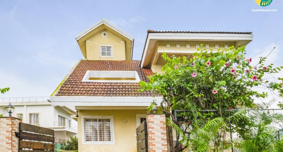 Charming 3-BR bungalow for a group getaway, Lonavala 2