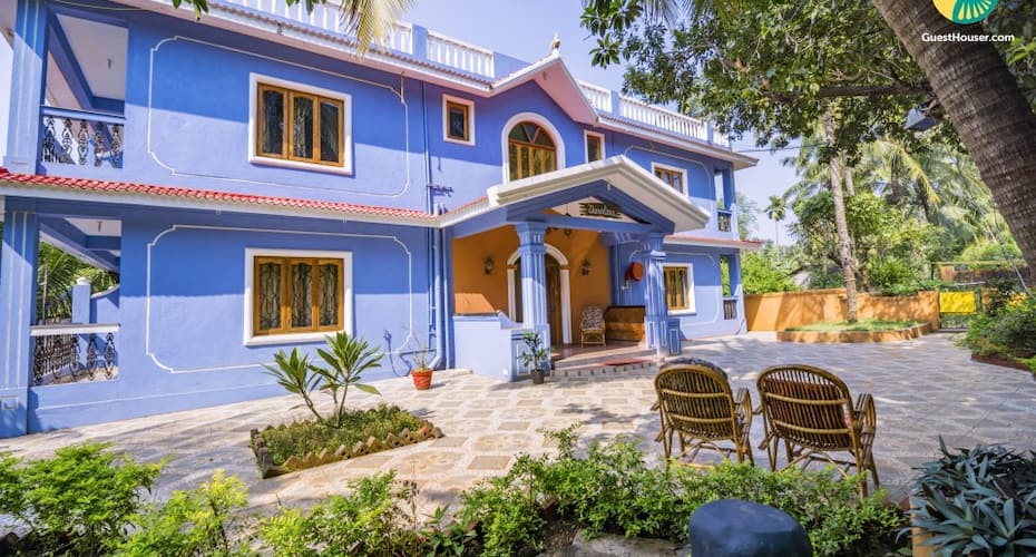 Well-furnished guest house room, 260 metres from Candolim beach, Goa 1